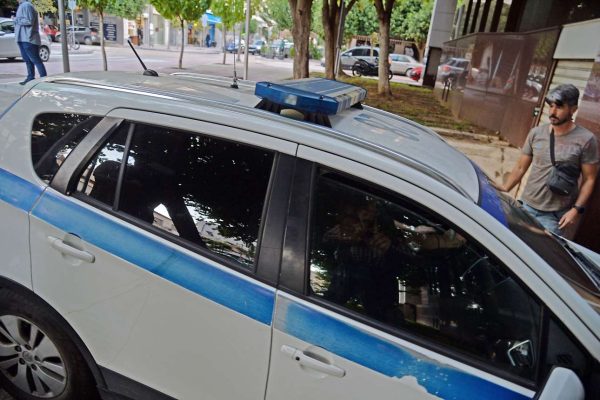 «Φυσικός και ηθικός αυτουργός»: Η ανακοίνωση της ΕΛ.ΑΣ για το διπλό φονικό στη Φοινικούντα