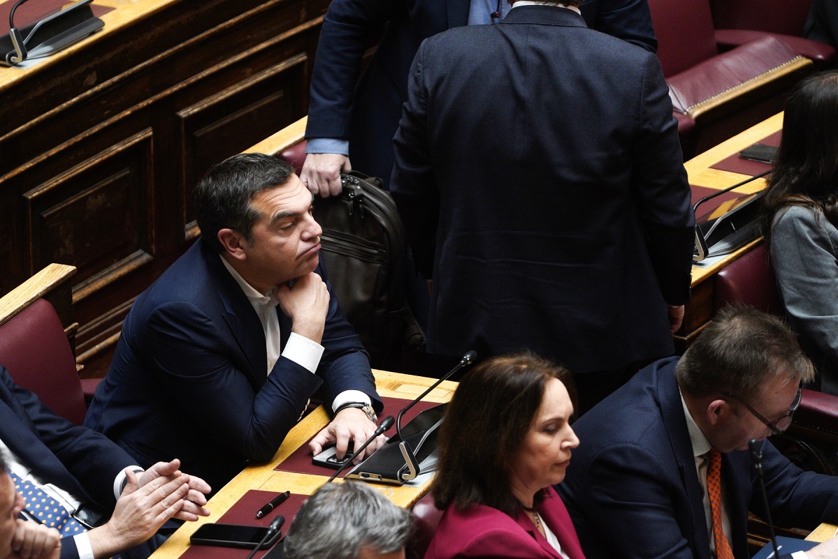Πάμε γι’ άλλα: Παραιτήθηκε ο Τσίπρας από βουλευτής του ΣΥΡΙΖΑ