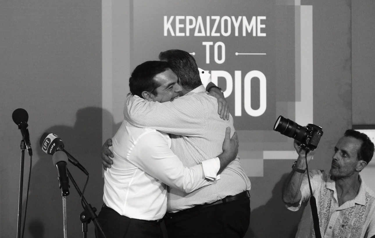 «Ιθάκη»: Πώς ο Καμμένος ανέβηκε στην εξέδρα, πώς ο «σελέμπριτι» Βαρουφάκης έγινε υπουργός, πώς έγινε το λάθος με τη Ζωή