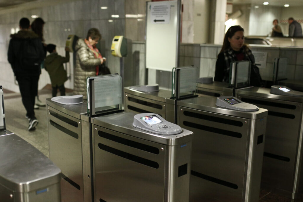 Από τα ακυρωτήρια μέχρι τις λεωφορειολωρίδες – Η ΤΝ στα Μέσα Μεταφοράς