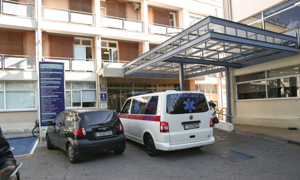 Ενα challenge έστειλε 22χρονο στη ΜΕΘ – κατάπιε ολόκληρο μπέργκερ, χωρίς να το μασήσει