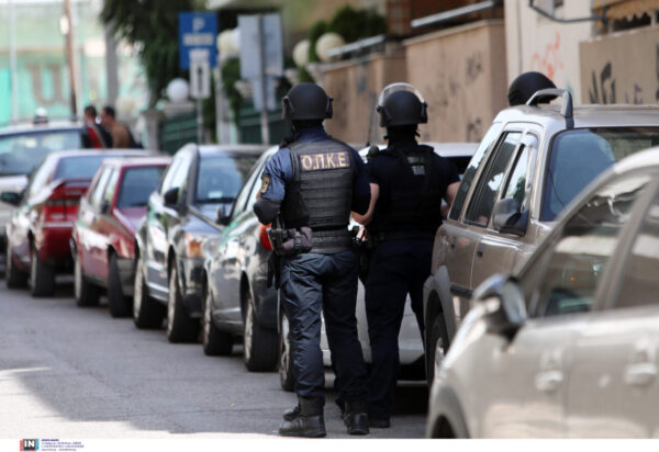 Πετρούπολη: 16χρονος μαθητής πήγε με… μπαλτά στο σχολείο