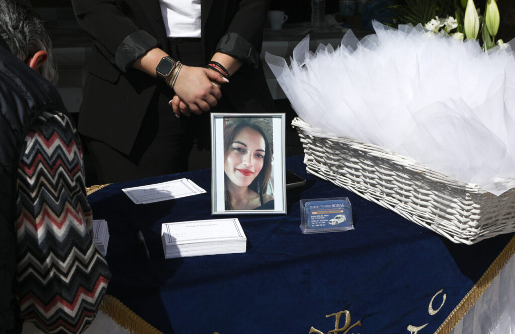 Δολοφονία Κυριακής Γρίβα: Ελεύθερος μετά την απολογία του (και) ο αστυνομικός για «το περιπολικό δεν είναι ταξί»