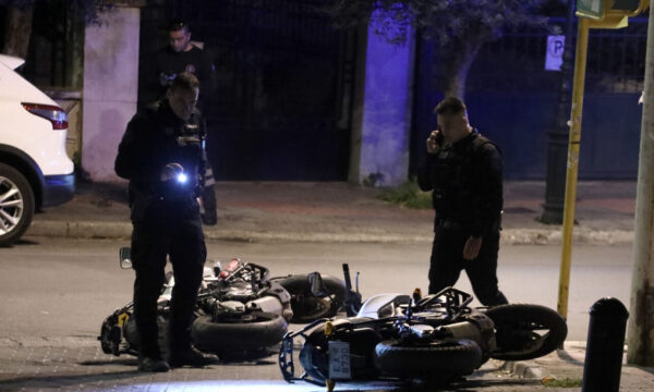 Διαρρήκτες εμβόλισαν μηχανές της ΔΙΑΣ στον Αγιο Δημήτριο Αττικής – τρεις αστυνομικοί τραυματίες