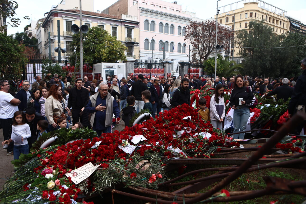 Σε εξέλιξη η μεγάλη πορεία για την επέτειο του Πολυτεχνείου