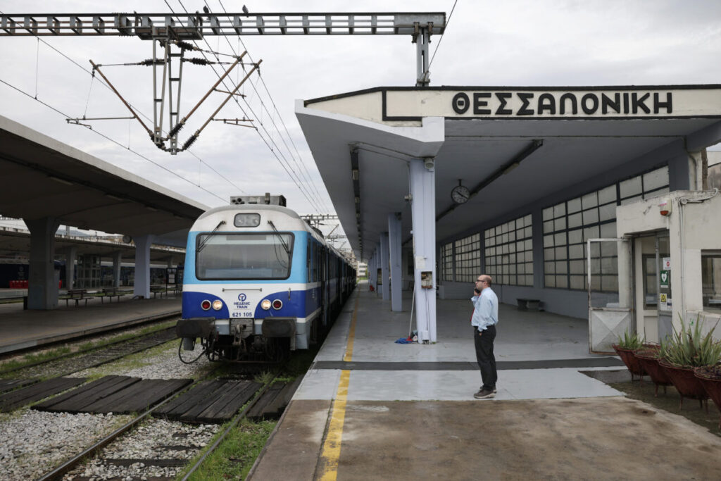 Θεσσαλονίκη-Σίνδος σε 11 λεπτά με 1 ευρώ – Ξεκίνησαν τα νέα δρομολόγια του Προαστιακού