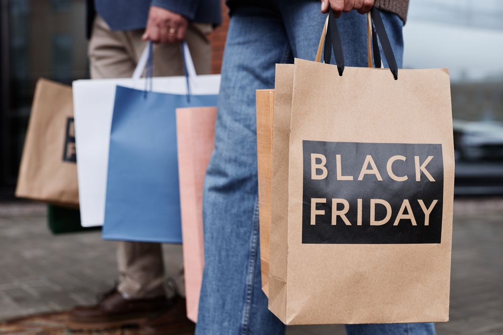 Black Friday και Cyber Monday: Συμβουλές για ασφαλείς αγορές – Ανοιχτά καταστήματα την Κυριακή
