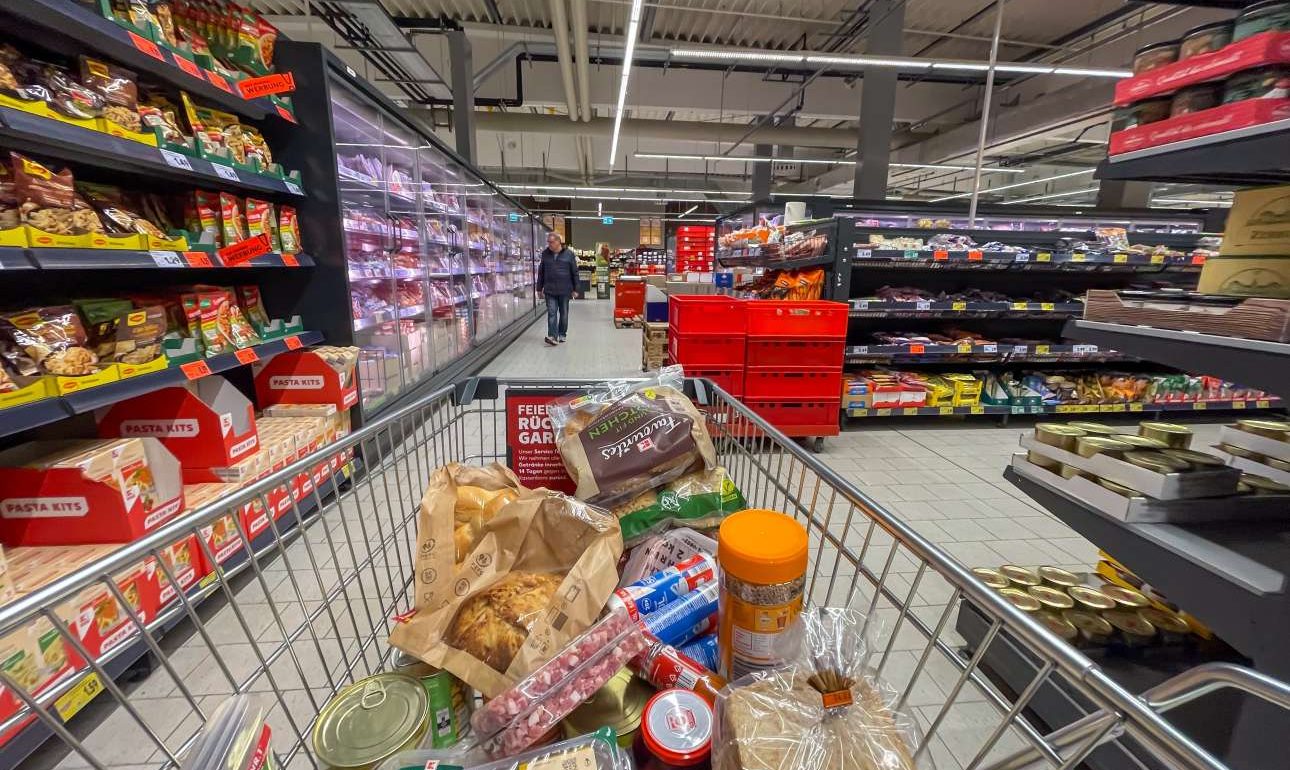 Η ακρίβεια «τρώει» το εισόδημα και των Γερμανών