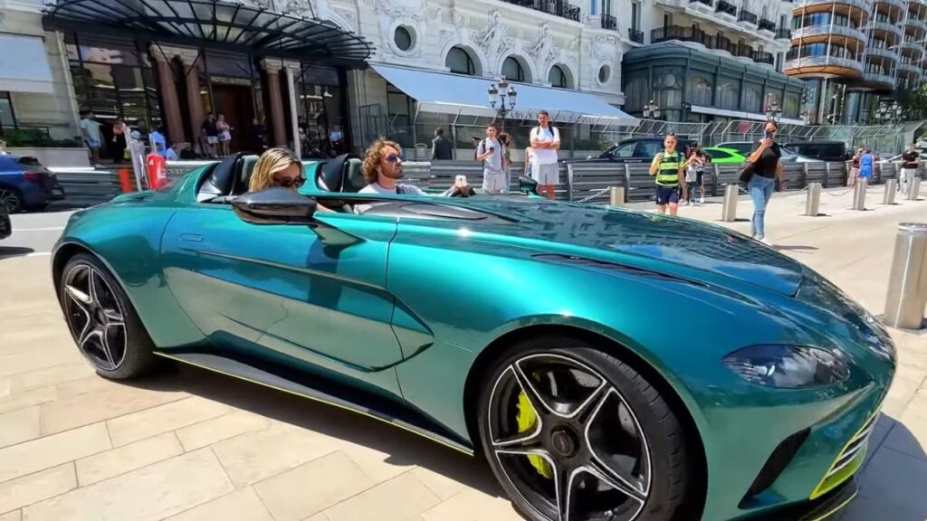 Από τενίστας, ραλίστας ο Τσιτσιπάς, με 210 χλμ/ωρα στην Αττική Οδό