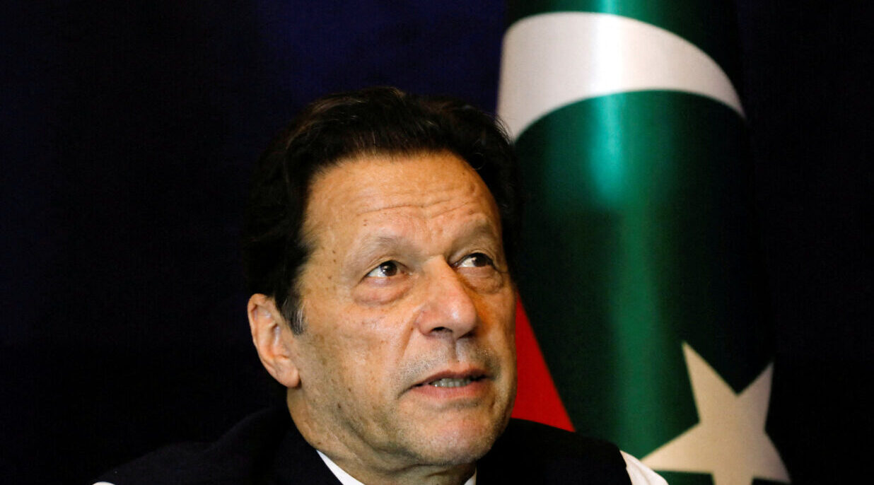 Πακιστάν: Νέες ποινές κάθειρξης 17 ετών για τον πρώην πρωθυπουργό Ιμράν Χαν και τη σύζυγό του