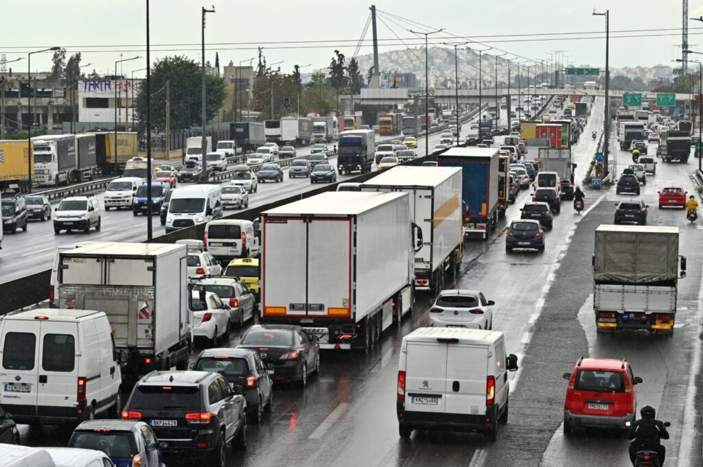 Προς απαγόρευση βαρέων οχημάτων στον Κηφισό στην «κόκκινη ζώνη» 7:00-10:00;