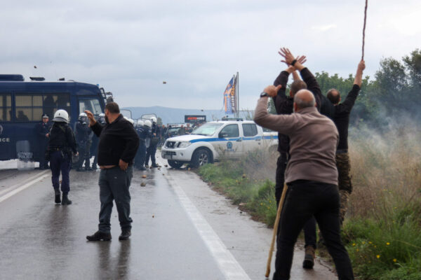 Διάψευση δημοσιευμάτων από το Αρχηγείο της ΕΛ.ΑΣ: Οι αστυνομικοί στα μπλόκα δεν χρησιμοποιούν πλαστικές σφαίρες