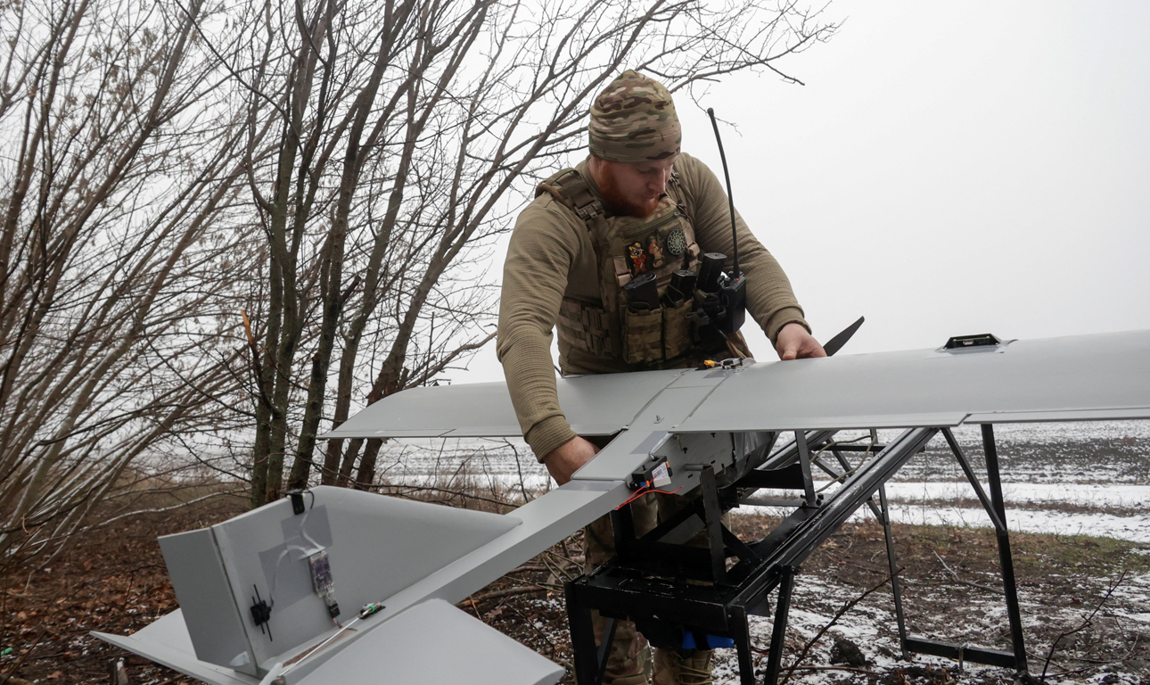 Η Ουκρανία πασχίζει να κρατηθεί στη μάχη