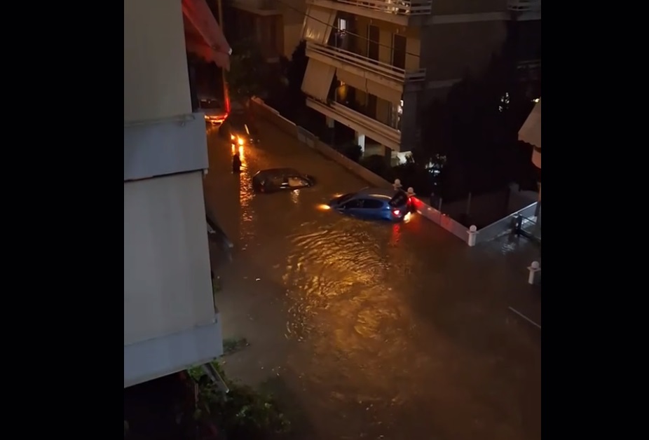 Βίντεο από το «χτύπημα» του Byron στον Αλιμο: ΙΧ κολυμπάνε στα λασπόνερα