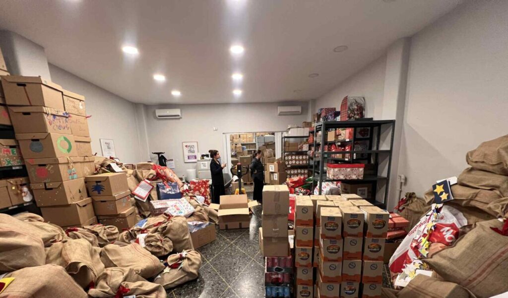 Μαζί για το Παιδί: Στήριξη 2000 παιδιών μέσα από τις δράσεις Secret Santa και Breakfast Boxes Μαζί για το Παιδί: Στήριξη 2000 παιδιών μέσα από τις δράσεις Secret Santa και Breakfast Boxes