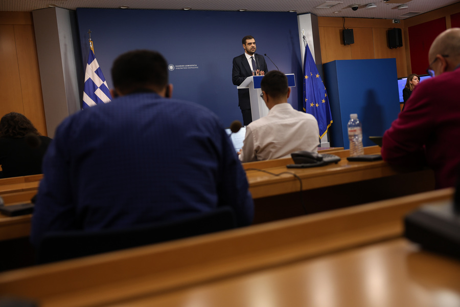 Σύλληψη Μαδούρο: Η κυβέρνηση απάντησε στα «πυρά» για τη δήλωση Μητσοτάκη – «Επικίνδυνοι πάνω στον αντιπολιτευτικό τους οίστρο»