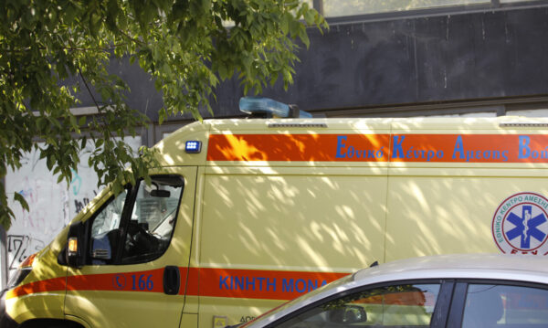 &Sigma;έ&rho;&rho;&epsilon;&sigmaf;: &Nu;&epsilon;&kappa;&rho;ό&sigmaf; 17&chi;&rho;&omicron;&nu;&omicron;&sigmaf; &mu;&epsilon;&tau;ά &alpha;&pi;ό &kappa;&alpha;&upsilon;&gamma;ά &gamma;&iota;&alpha; &mu;ί&alpha; &kappa;&omicron;&pi;έ&lambda;&alpha;