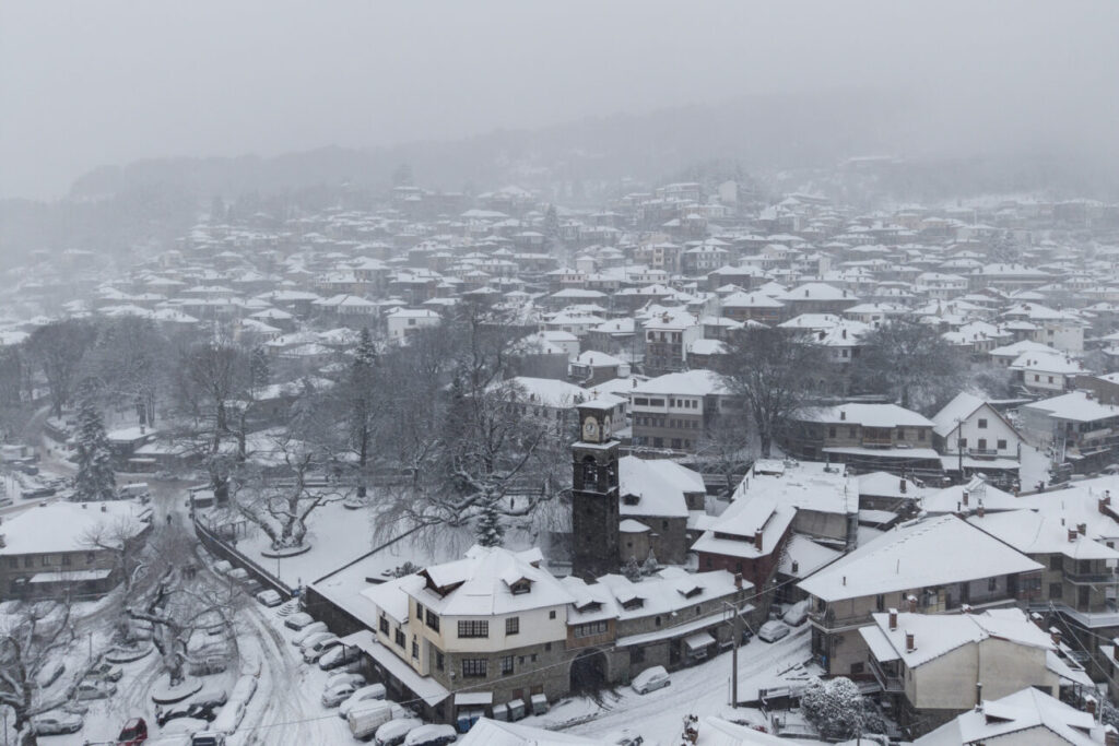 Εκτακτο δελτίο καιρού: Χιόνια και πολύ κρύο από το απόγευμα της Κυριακής